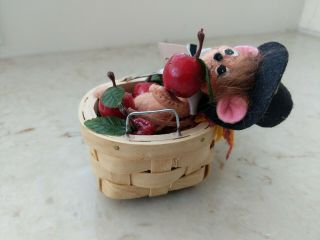 Annalee Fall Thanksgiving Pilgrim Mouse in Basket with Apples 2