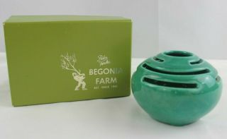 Vintage Mid Century Carmel Designs Pottery Pansy Pot / Flower Frog Green 4 X 2.  5