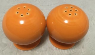 Pair Orange Fiesta Fiestaware Homer Laughlin Ball Salt & Pepper Shakers 2.  5” 2