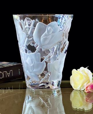 Lalique Ispahan Roses Vase Finest French Crystal 9.  5 " Tall Signed Gorgeous