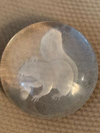 Max Erlacher Mre 74 Steuben Master Engraver Glass Paper Weight Squirrel Chestnut