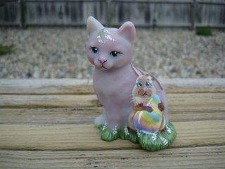 Fenton Sitting Cat Hand Painted Easter Bunny On Green Burmese