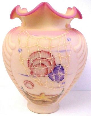 Fenton Burmese Sea Dreams Feather Vase Showcase Dealer Exclusive Limited Edition