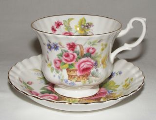 Vintage Royal Albert English Bone China Tea Cup & Saucer Set Rose Bouquet Basket