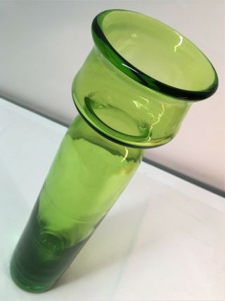 Greenwich Flint Craft Green Vase.  Tom Connally Art Glass.  MCM 2