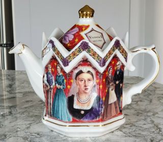 James Sadler " - " Kings & Queens " Series Teapot - Queen Victoria 1