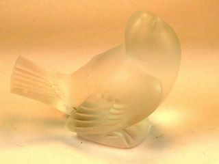 Elegant Lalique Sparrow With Head Up Frosted Crystal Figurine