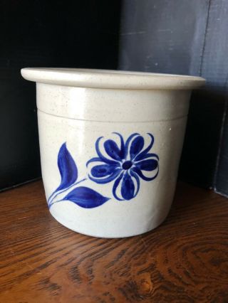 Vintage Williamsburg Pottery Salt Glazed Blue Flower & Leaves 4.  5” H Crock