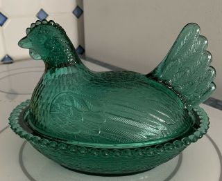 Vintage Indiana Glass Co Hen On Nest Unususal Color