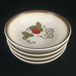 Set of 4 VTG Soup Bowls by Metlox Poppytrail Vernon California Strawberry USA 2