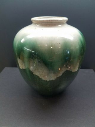 Vintage Studio Art Pottery Iridescent Ceramic Vase Green & Off White 6.  5 " Tall