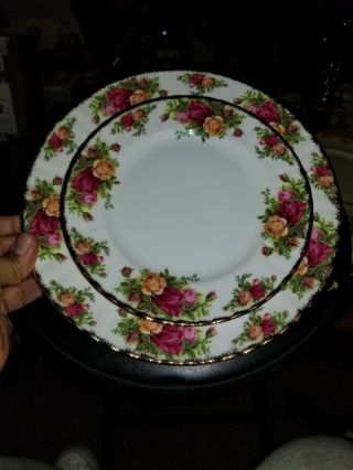 Royal Albert Old Country Roses Bone China Dinner And Bread And Butter Plates