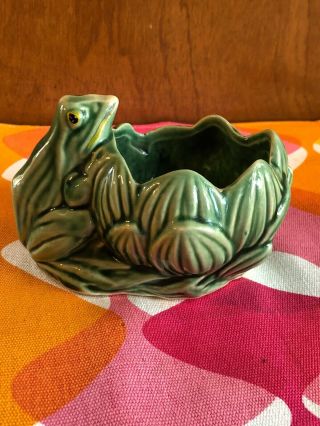 Vintage Collectible Mccoy Small Frog And Lotus Bulb Or Flower Planter Pottery
