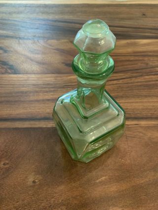 Vintage Green Depression Glass Decanter W/stopper Pottery Vaseline Uranium Glows