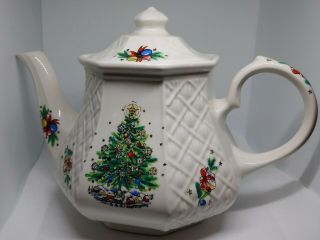Salem (sadler England) Ivory Vintage Christmas 32 Oz.  Tea Pot / " Christmas Eve "