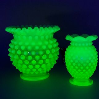 Fenton Hobnail Uranium Vase Set Vaseline Green Ruffled Top Opalescent 2