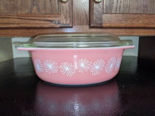 Vintage Pyrex Pink Daisy Oval Casserole 043,  1.  5 - Quart With Lid 1956 - 1962