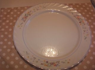 Arcopal Victoria Pattern 12 - 1/2 Inch Round Chop Plate