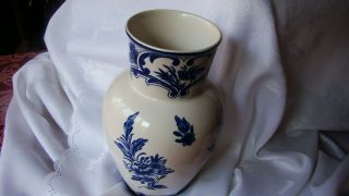 Tiffany & Co.  1996 " Tiifany Delft " Portuguese Ceramic Flower Vase Blue/white