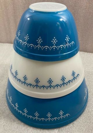 Vintage Pyrex Snowflake Garland Cinderella Nesting Bowls Set Of 3 Blue & White
