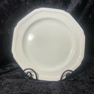 Discontinued Mikasa Antique White Bone China Dinner Plate 10 3/4 " (2016 To 1018)