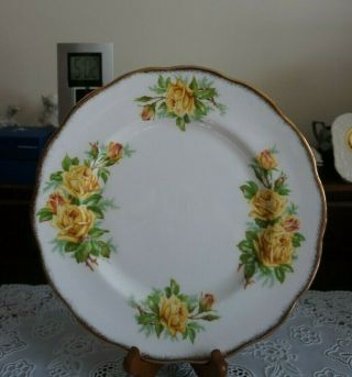 Vintage Royal Albert Yellow Tea Rose Gold Trim Dinner Plate,  England
