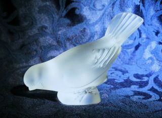 Vtg Lalique France Sparrow Head Down Frosted Crystal Bird Signed 11604