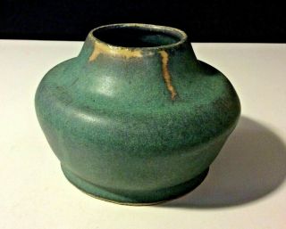 Vintage Pottery Seagrove Nc Planter Vase Signed Cs King Matte Green Glaze
