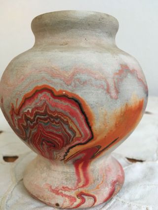 Vintage Handmade Nemadji Pottery Usa Small Vase 3.  5 " Red Gray Orange Swirl Clay