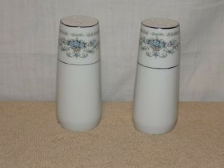 Vintage Diane Wade Fine China Of Japan White Porcelain Salt & Pepper Shaker Set