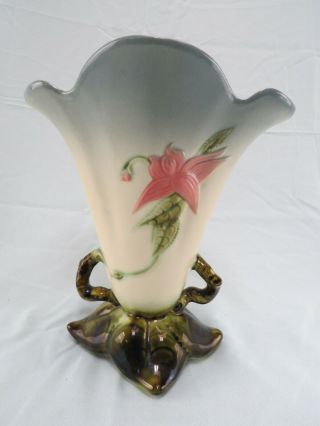 Vintage Hull Art Pottery W16 - 8 1/2 " Woodland Vase
