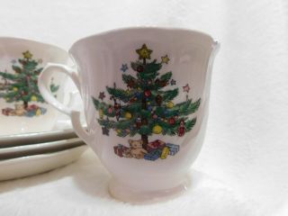 NIKKO Happy Holidays Christmas Coffee/ Tea cups and Saucers.  Set of 3 3