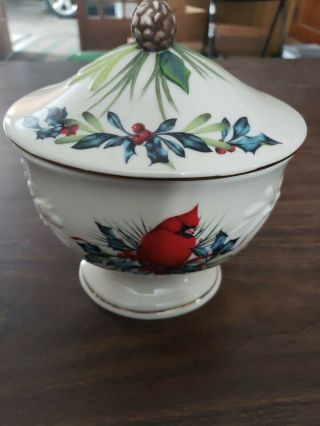 Lenox American By Design Red Cardinal Bird Winter Greetings Covered Candy Dish