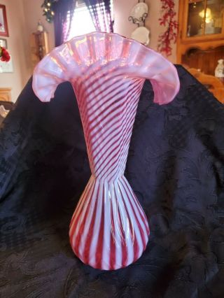 Fenton Cranberry Opalescent Swirl Ribbed Vase Ruffled Rim Mintcondition