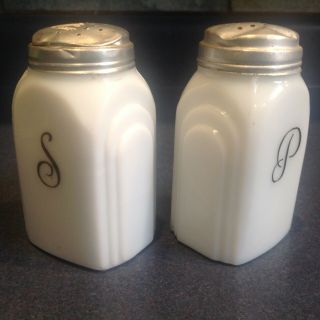 Mckee White Milk Glass Roman Arch Salt Pepper Range Shaker Set S P
