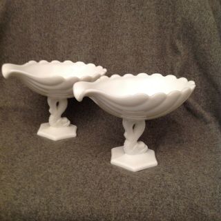 Pair (2) Of Westmoreland Milk Glass Large Shell Dolphin Seashell Open Compotes