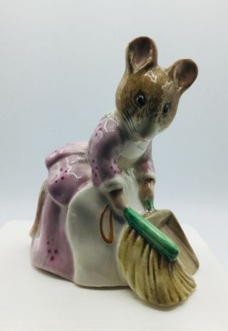 Vintage Royal Albert England Beatrix Potter “hunca Munca Sweeping” Figurine 1977