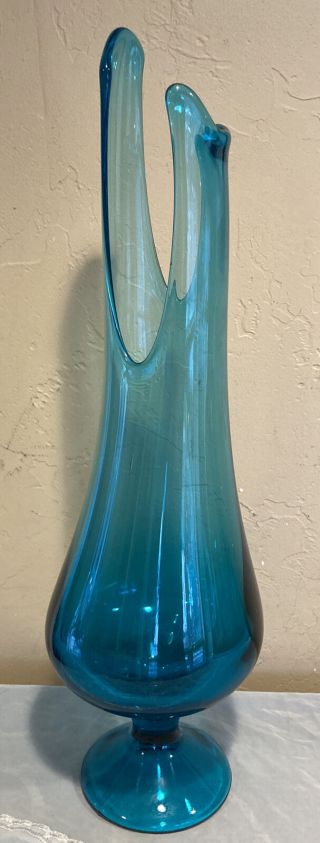 Vintage Mid Century 18 - 1/2” Tall Blue L.  E.  Smith/viking Glass Vase