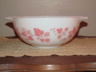 Vintage Pyrex White Pink Gooseberry 2 1/2 Qt.  Cindrella Nesting Mixing Bowl 443