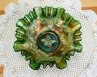 Fenton Acorn And Leaf Carnival Glass Bowl Green