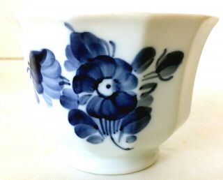 Royal Copenhagen Faceted Bowl White W/ Blue Flowers 10/8501a 4.  25 " Diam 3 " H Euc