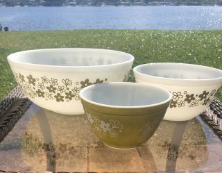 Vintage Pyrex Nesting Mixing Bowl Set Of 3 - Green Crazy Daisy,  Spring Blossom