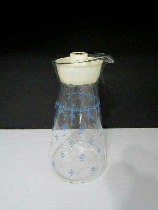 Vtg Pyrex Snowflake Garland Juice Carafe Glass Pitcher With Lid