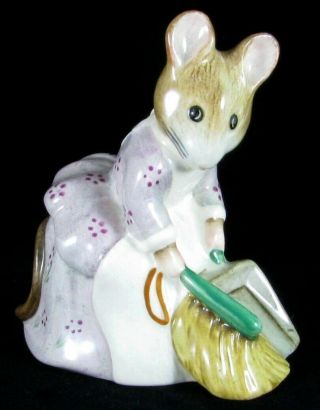 Vintage Beatrix Potter Royal Albert Hunca Munca Sweeping Figurine 1989 England