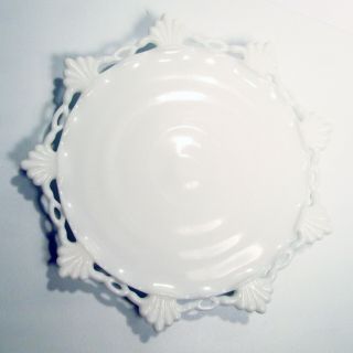 Vintage Westmoreland Ring & Petal White Milk Glass Footed Cake Plate W/ Wg Logo