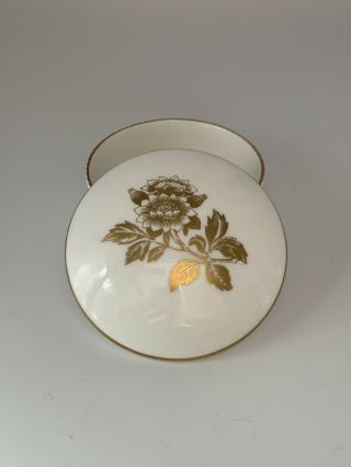 Wedgwood Gold Tonquin Round Fluted Box With Lid