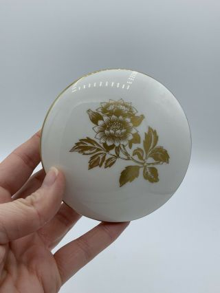 Wedgwood Gold Tonquin Round Fluted Box With Lid 3