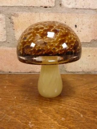 A Lovely Vintage Wedgwood Glass Mushroom Paperweight