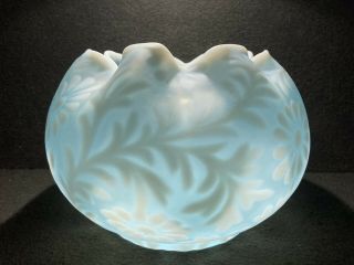 L.  G.  Wright By Fenton Art Glass Bowl,  Blue White,  6.  75”wx4.  75t,  Ex,