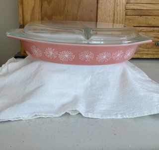 Pyrex Pink White Daisy 1.  5 Quart Divided Dish With Lid Vintage